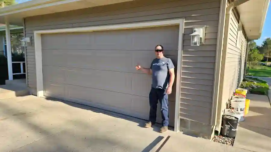  best residential garage door installation in Milwaukee